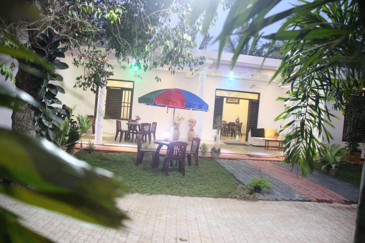 Miheen Hotel & Resort - Anuradhapura Mihintale Exterior photo
